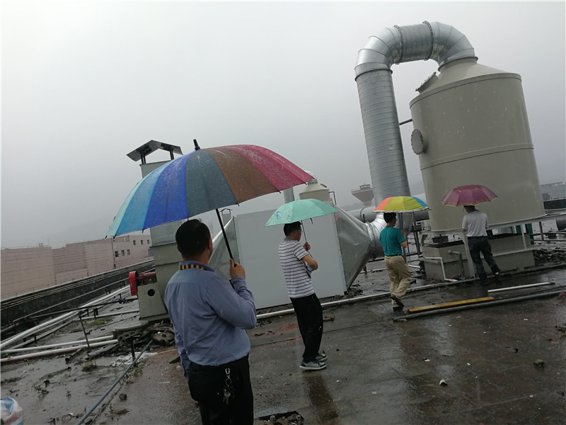 PP噴淋塔+活性炭吸附塔